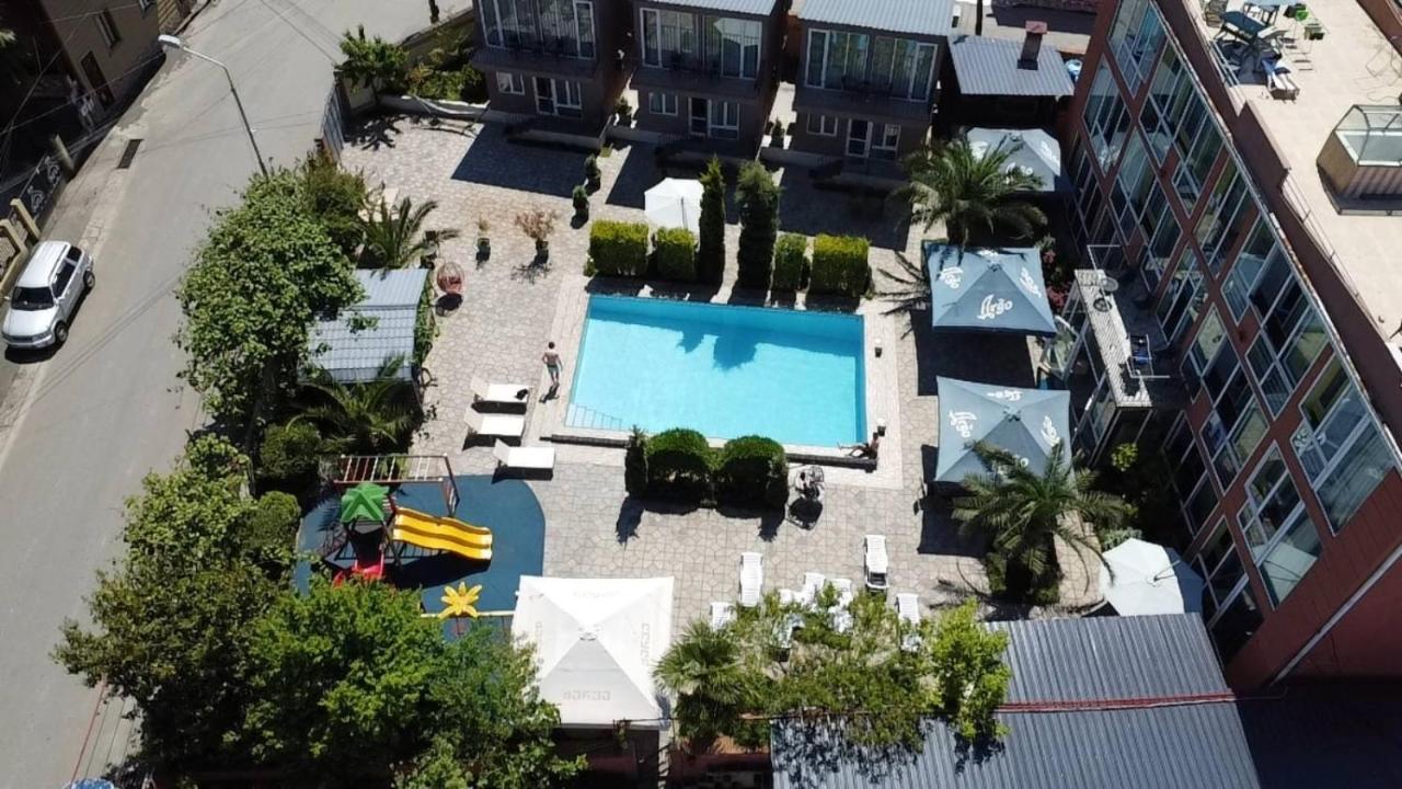 Отель Buta Батуми Экстерьер фото