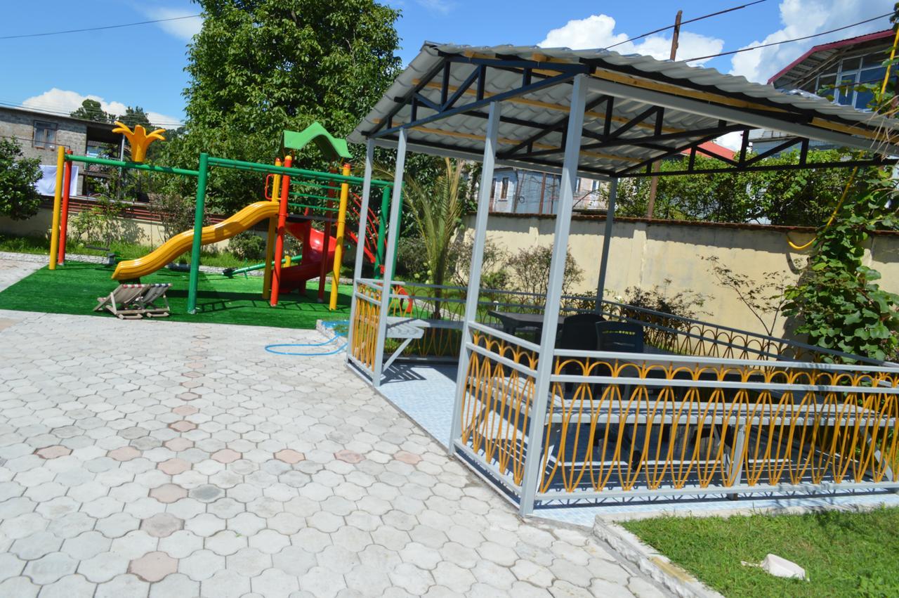 Отель Buta Батуми Экстерьер фото